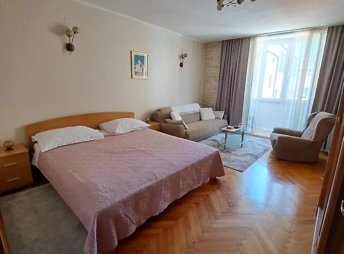 Domenica Apartment